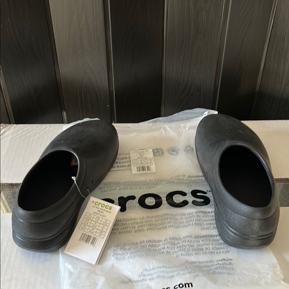 CROCS Black Flats Lightweight Comfort - Picture 1 of 3